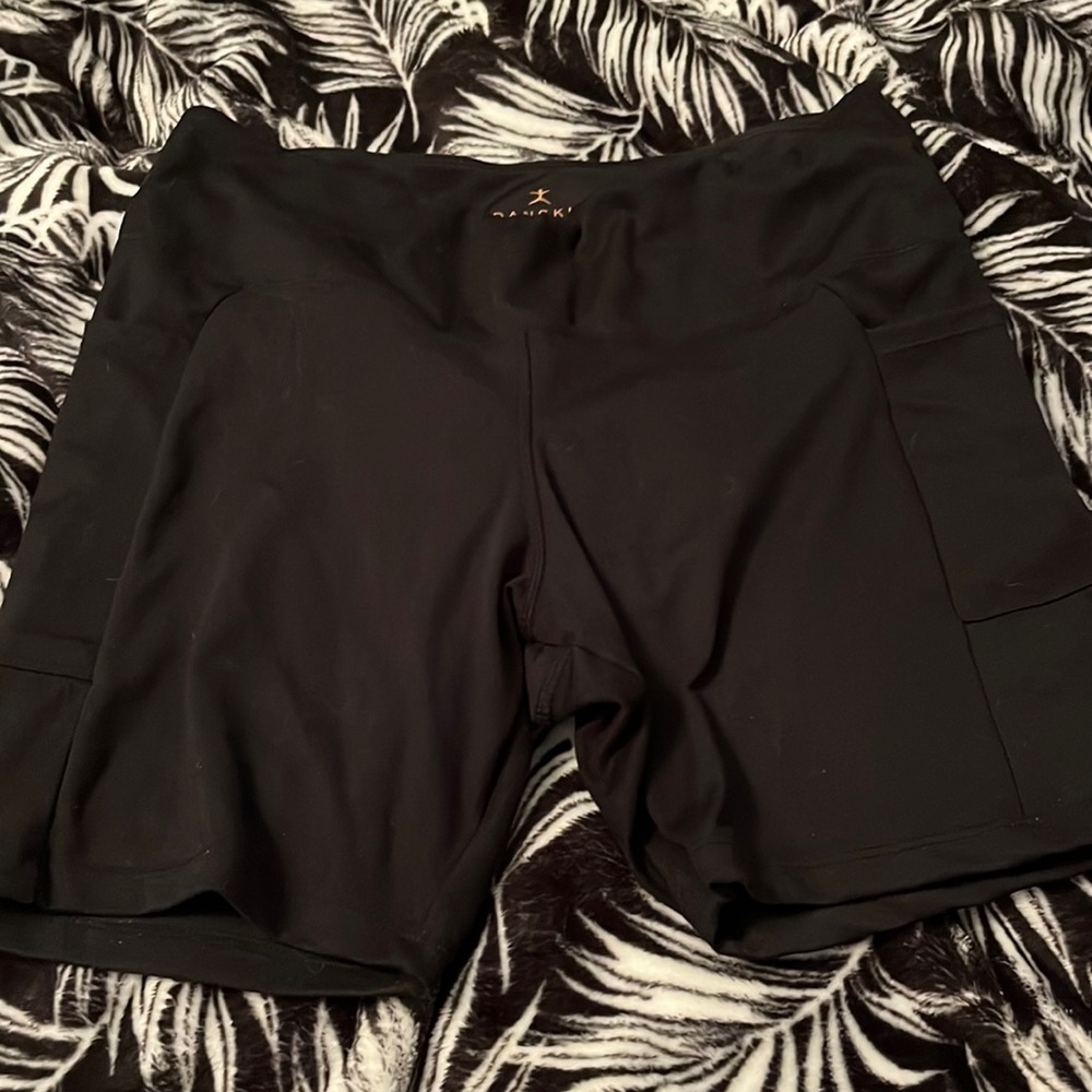 Bike shorts with pockets